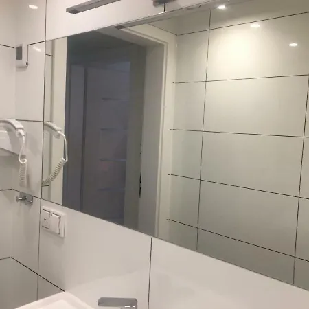 Kwatera prywatna Dwa pokoje z prywatną kuchnią i łazienką - niedaleko plaży