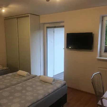 Dwa pokoje z prywatną kuchnią i łazienką - niedaleko plaży Kwatera prywatna